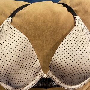 New without tags sexy Lily of France molded cup bra. Convertible straps 34D